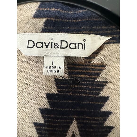 Davi & Dani Aztec women’s shirt jacket shacket in size Large - Picture 4 of 7
